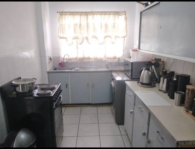 2 BEDROOM APARTMENT FOR SALE IN VANDERBIJLPARK CE 2